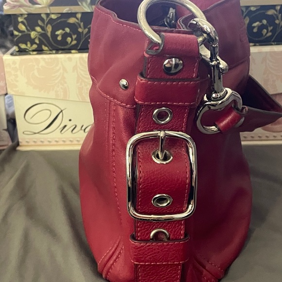Coach leather RED hobo well loved - Picture 3 of 7